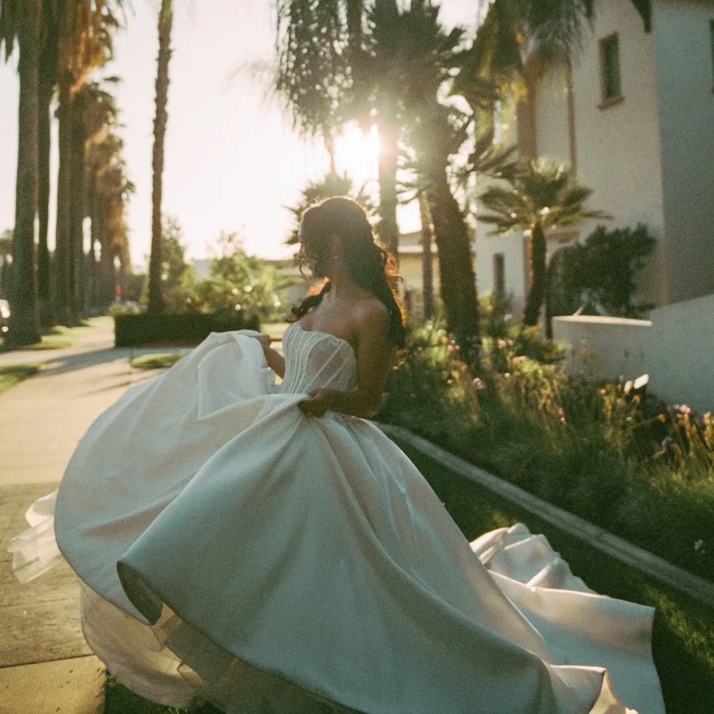 A happy couple plus lots of palm trees. Always fun to capture. 
35mm and 120 holga used here.

@willow_tree_weddings 
@maddy.c.chin
@krystal_marquez