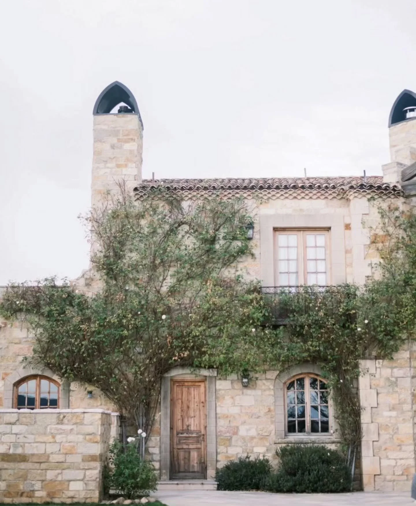 When your wedding photos feel like a scene from a European film 🎞️ ohh the architecture the...the lines.
If you want timeless, emotive imagery that tells your story beautifully &mdash; I&rsquo;m now booking a limited number of 2026 &amp; 2027 weddin