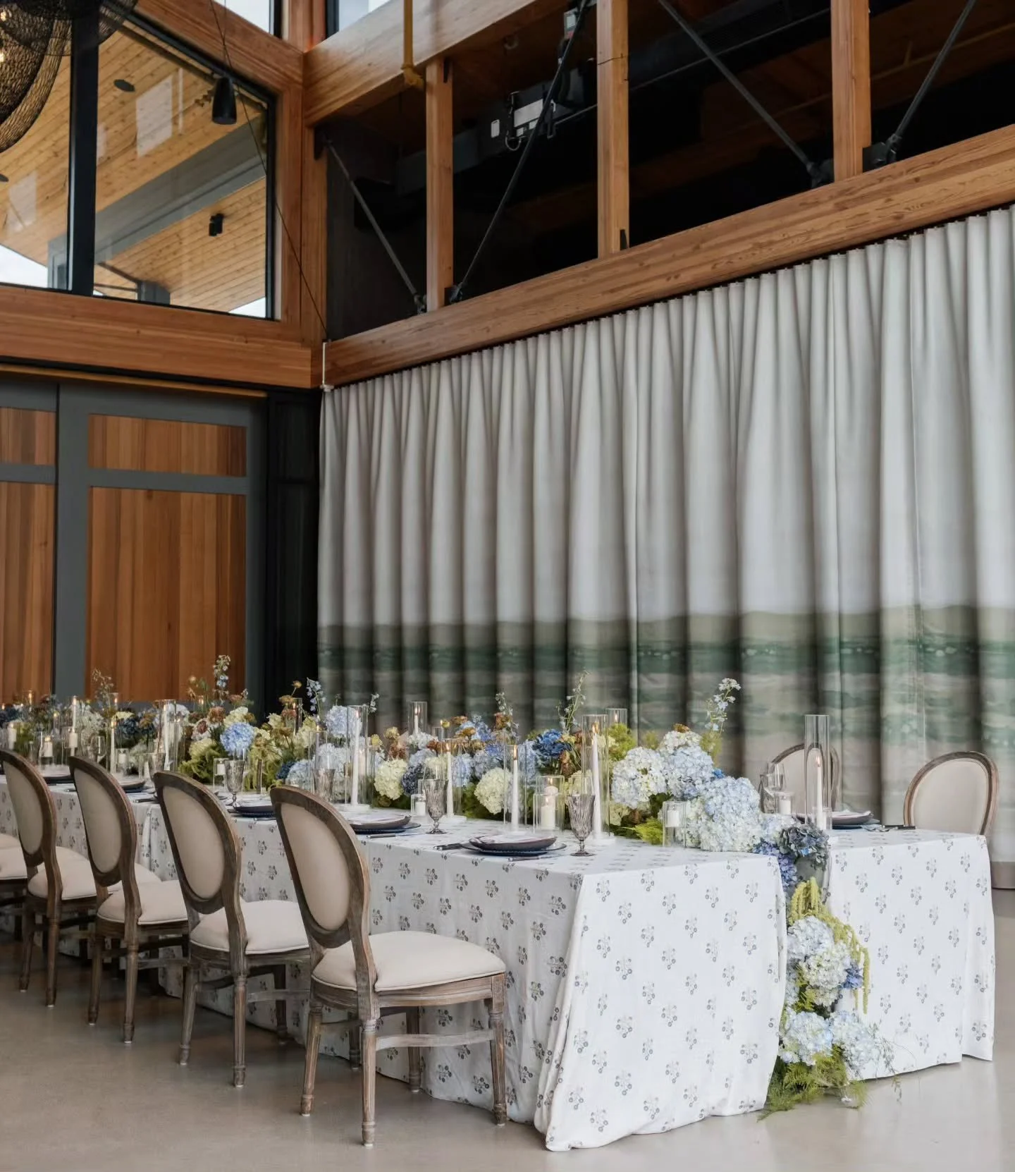 Something borrowed, something blue &mdash; in the lace, in the hydrangeas, in the cake. The whole room telling one story. Chef's kiss!

VENDOR TEAM: 
Planning + Design: @roqueevents
Venue: @appellation_healdsburg
Host Photographer: @alexrichardsonco
