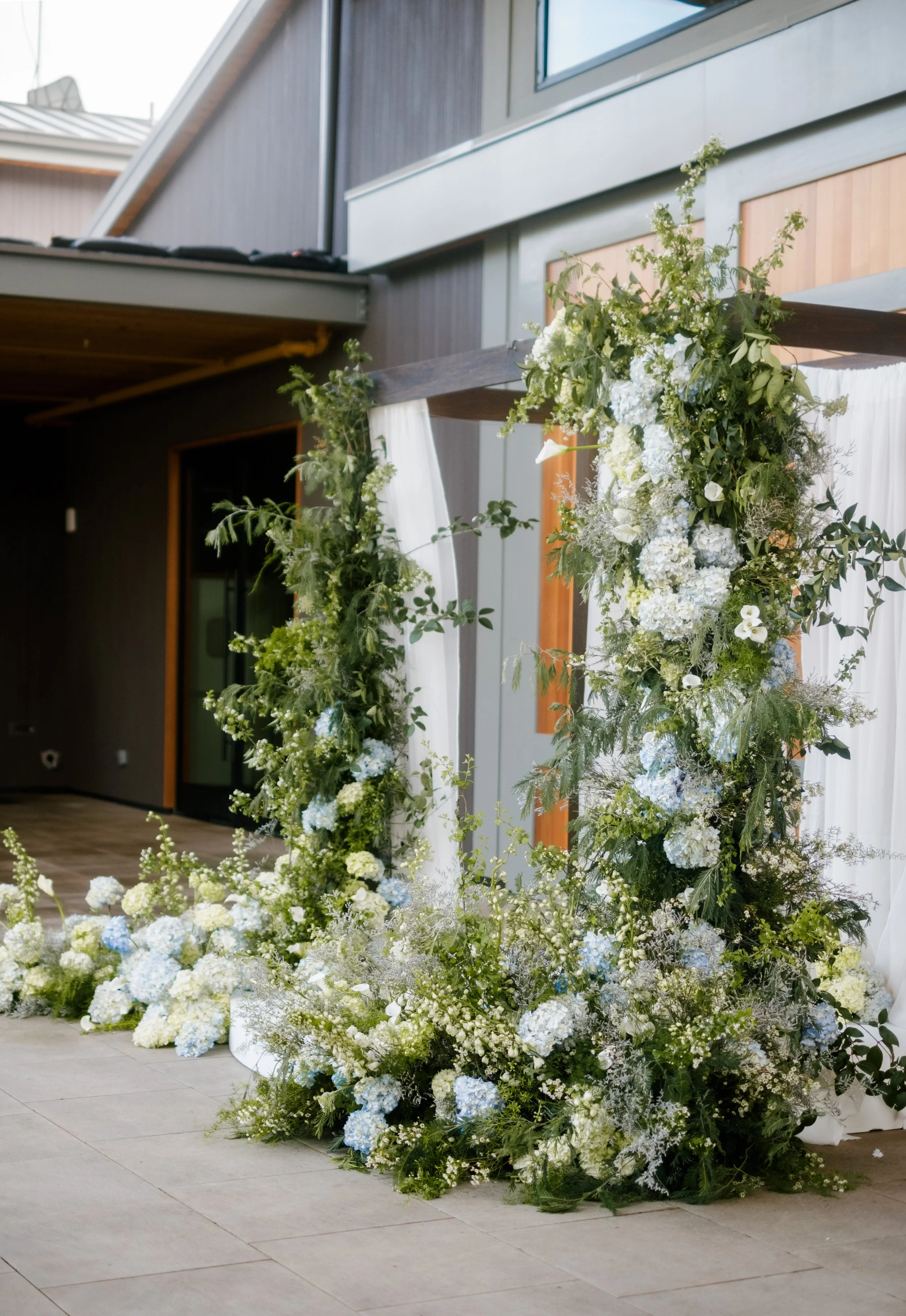 Wedding ceremony on the lawn at Appellation Healdsburg, Sonoma wine country