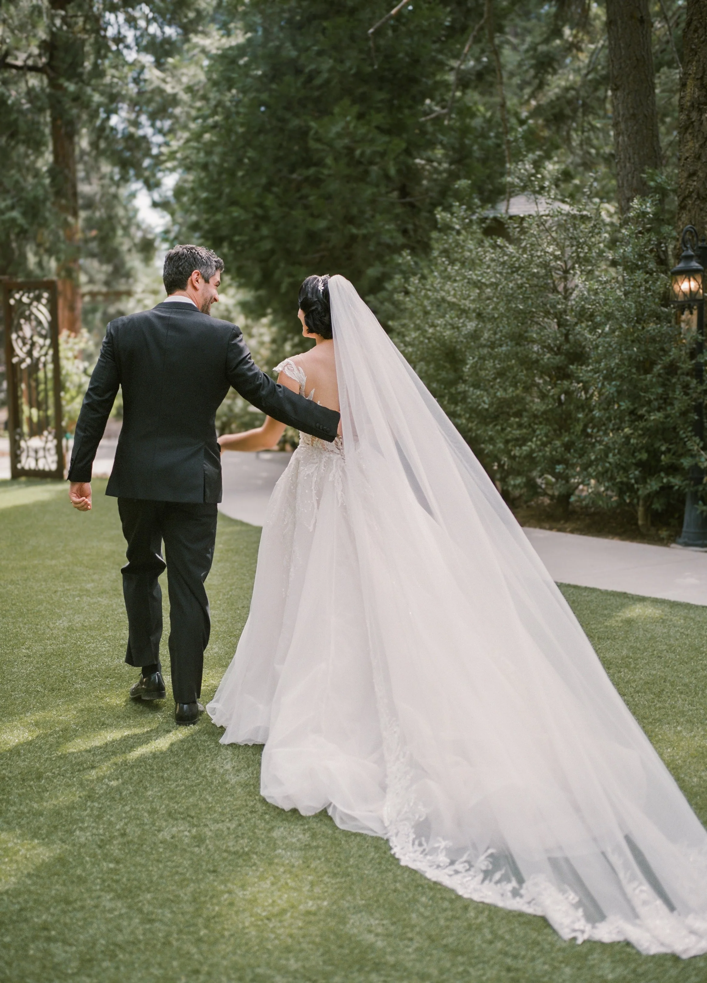 SkyPark at Santa’s Village wedding photographer in Lake Arrowhead capturing outdoor forest wedding ceremony in Southern California