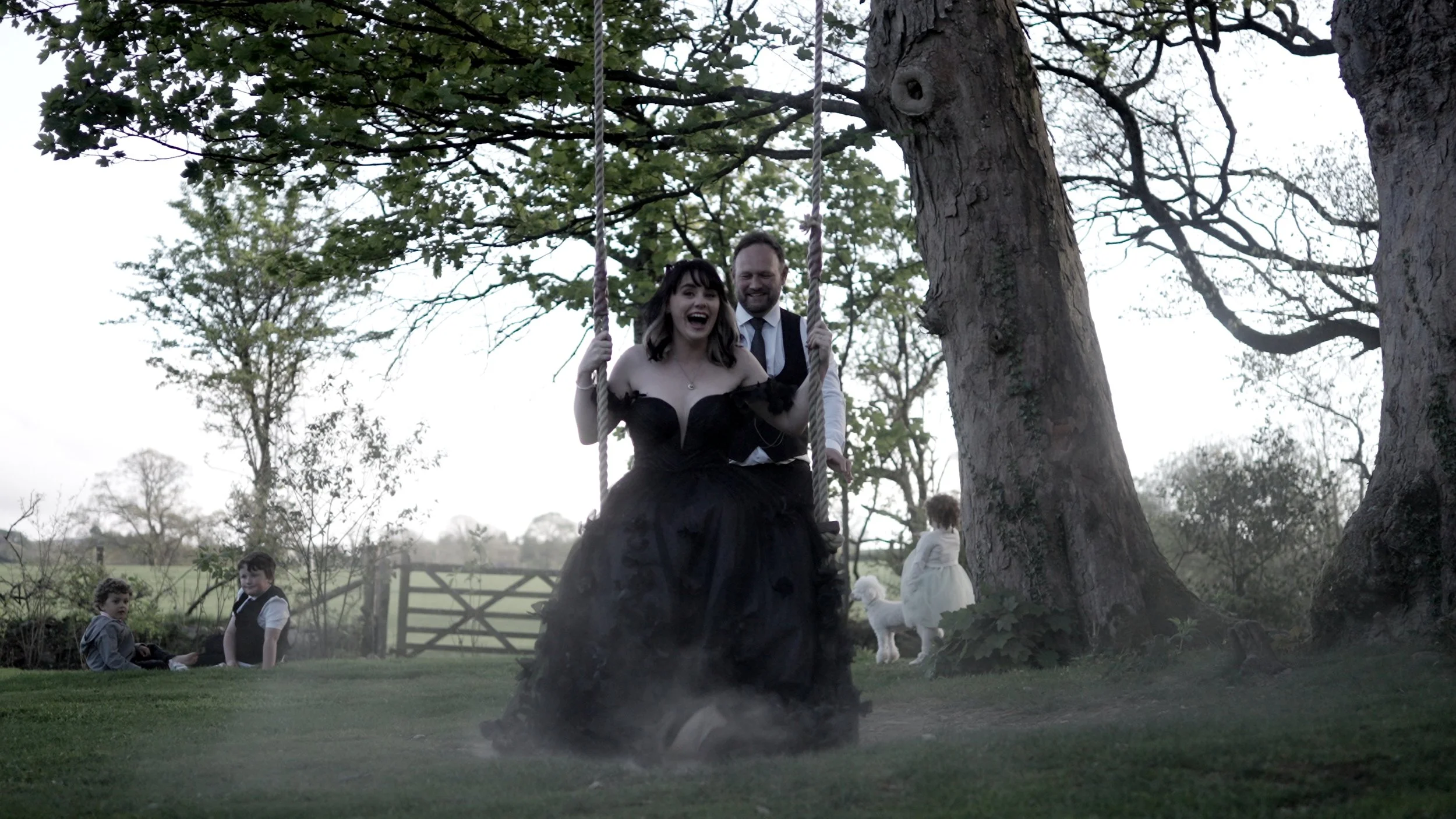 Charlotte & Gavin / Low Hall The Lakes