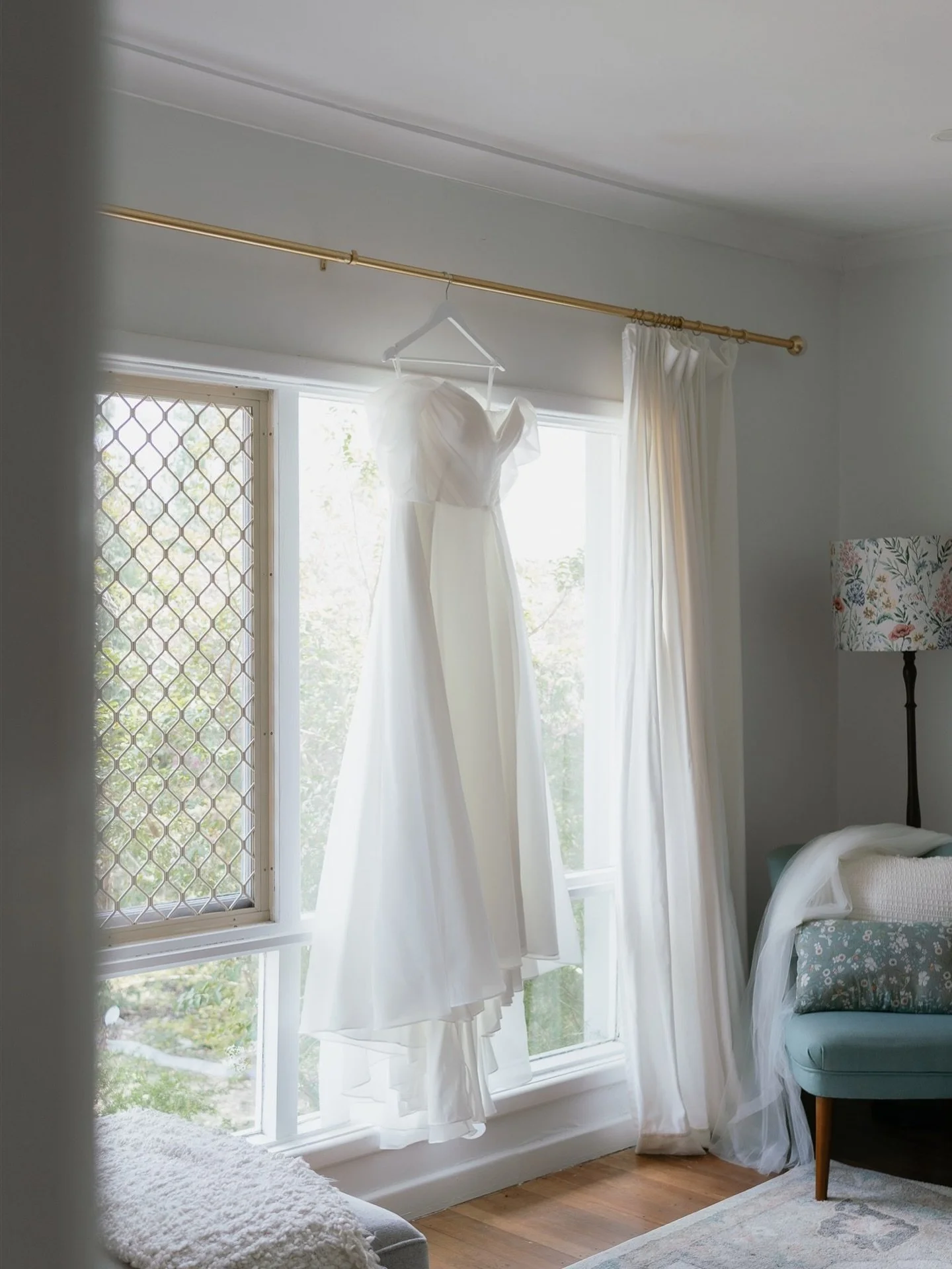 Nothing loud. Everything intentional

Sarah&rsquo;s Dress. 

-

#perthweddingphotographer #australianweddingphotographer