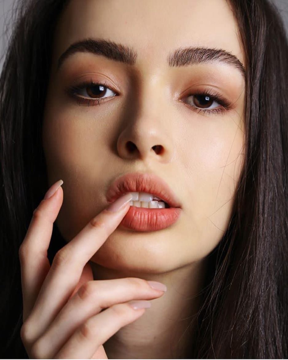 Clean skin, bushy brows, and luscious lips 👄Photography- Nina V. Of @envy.creatives Model- Beat.jpg