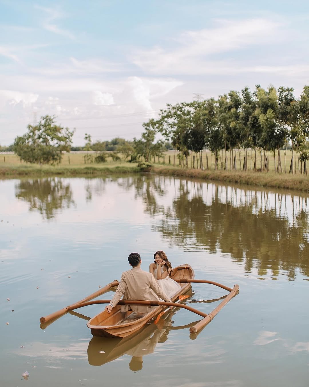 Facing my best friend, lost in our own little world 🌳Photo by @amilonignacioStyled by @misskeit.jpg