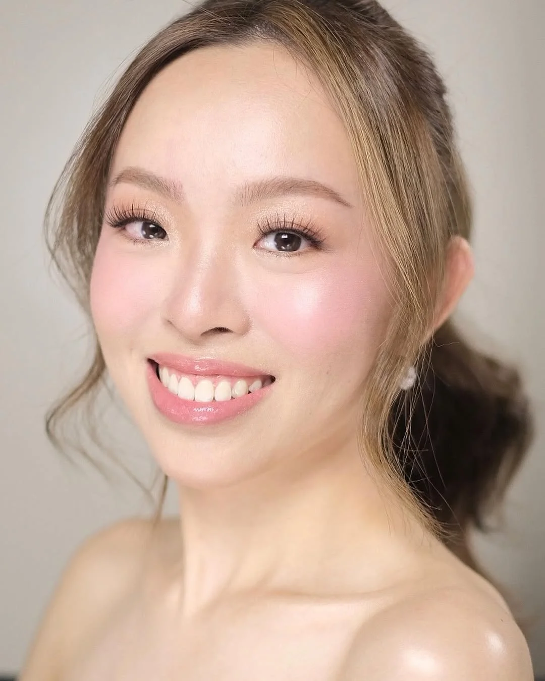 That bridal glow @_nicolekiu ✨ #JykaEspinozaMakeup.jpg