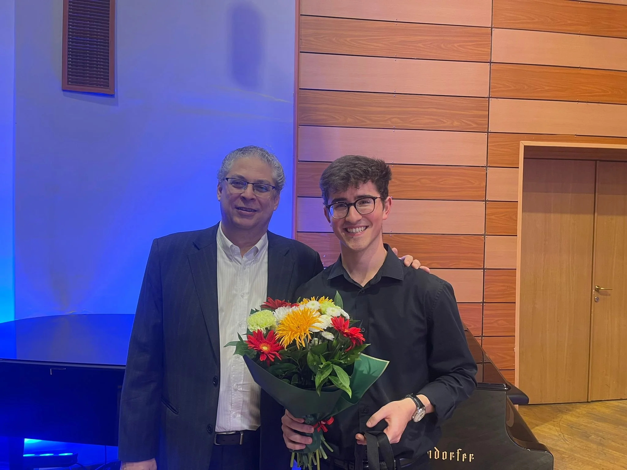 Foto con maestro Leonel Morales.