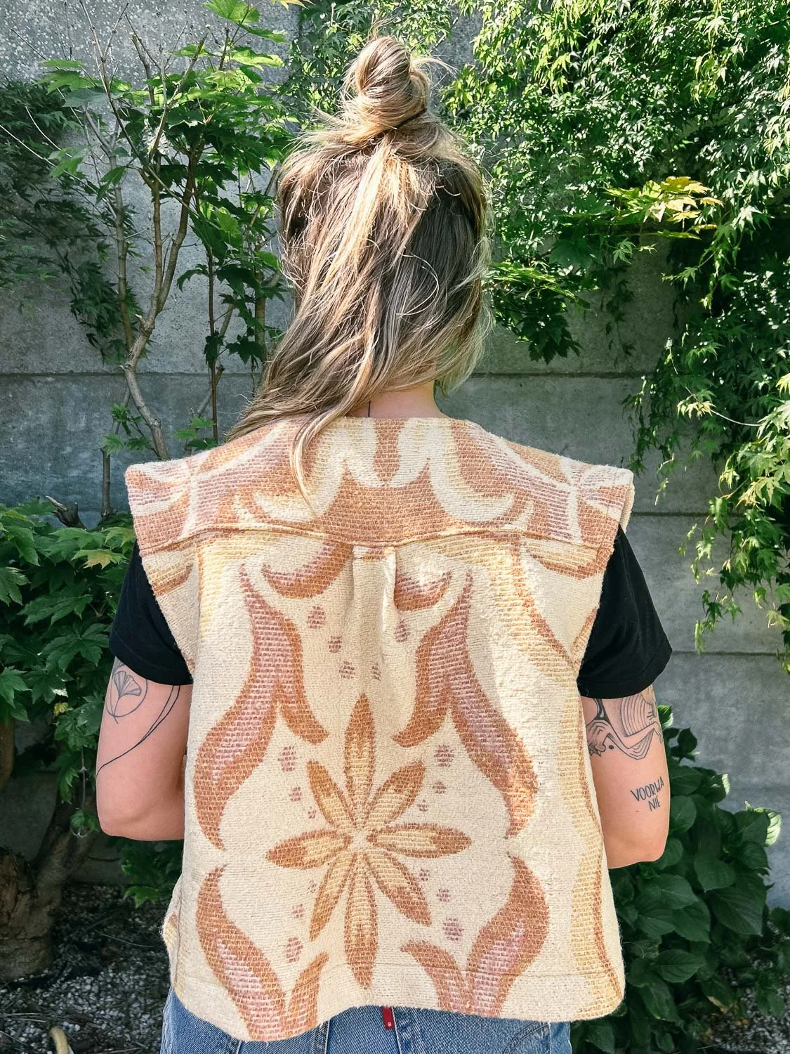 Wirwaar_britt_milis_hasselt_limburg_upcycling_kleding_jas_naaien-2.jpg