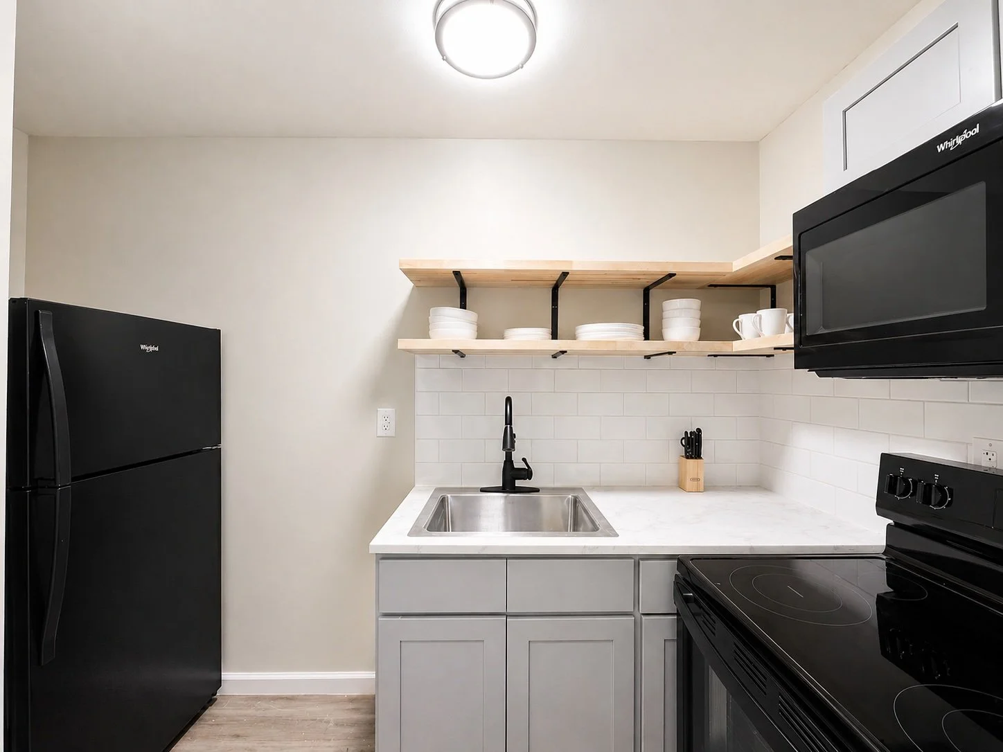 Kitchen Room Motel AI .jpg