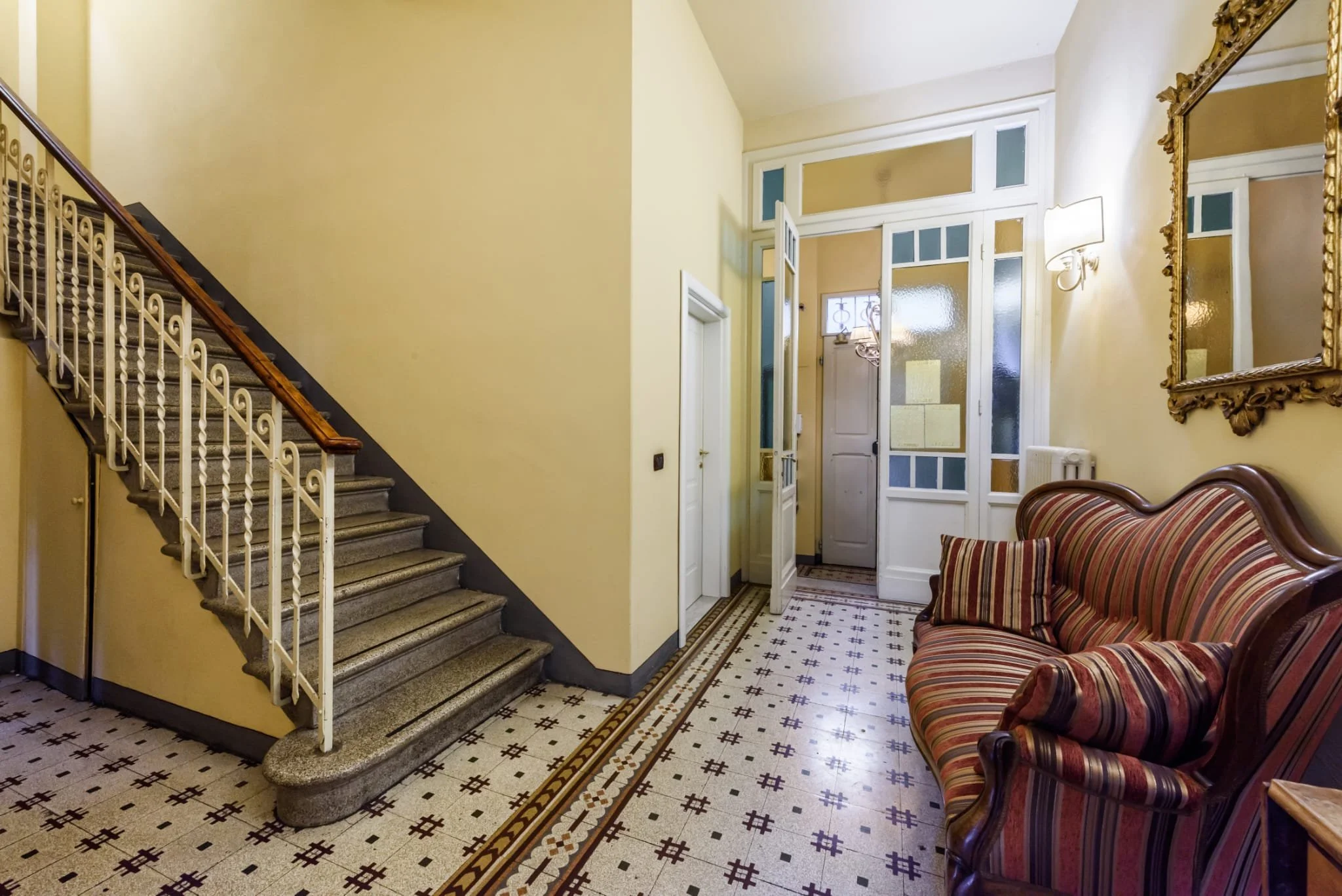 Image of the lobby inside B&B Casarossa hotel