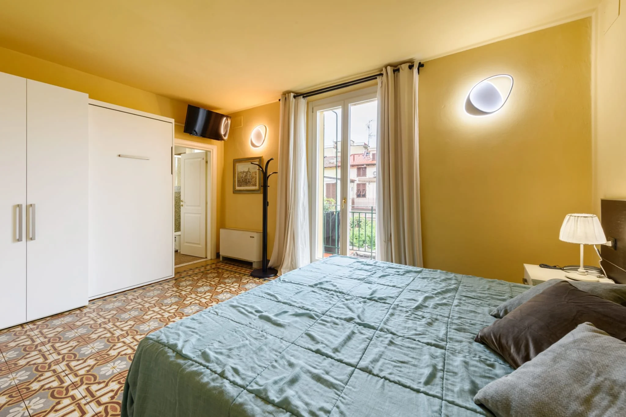 Image showing room with 1 triple bed