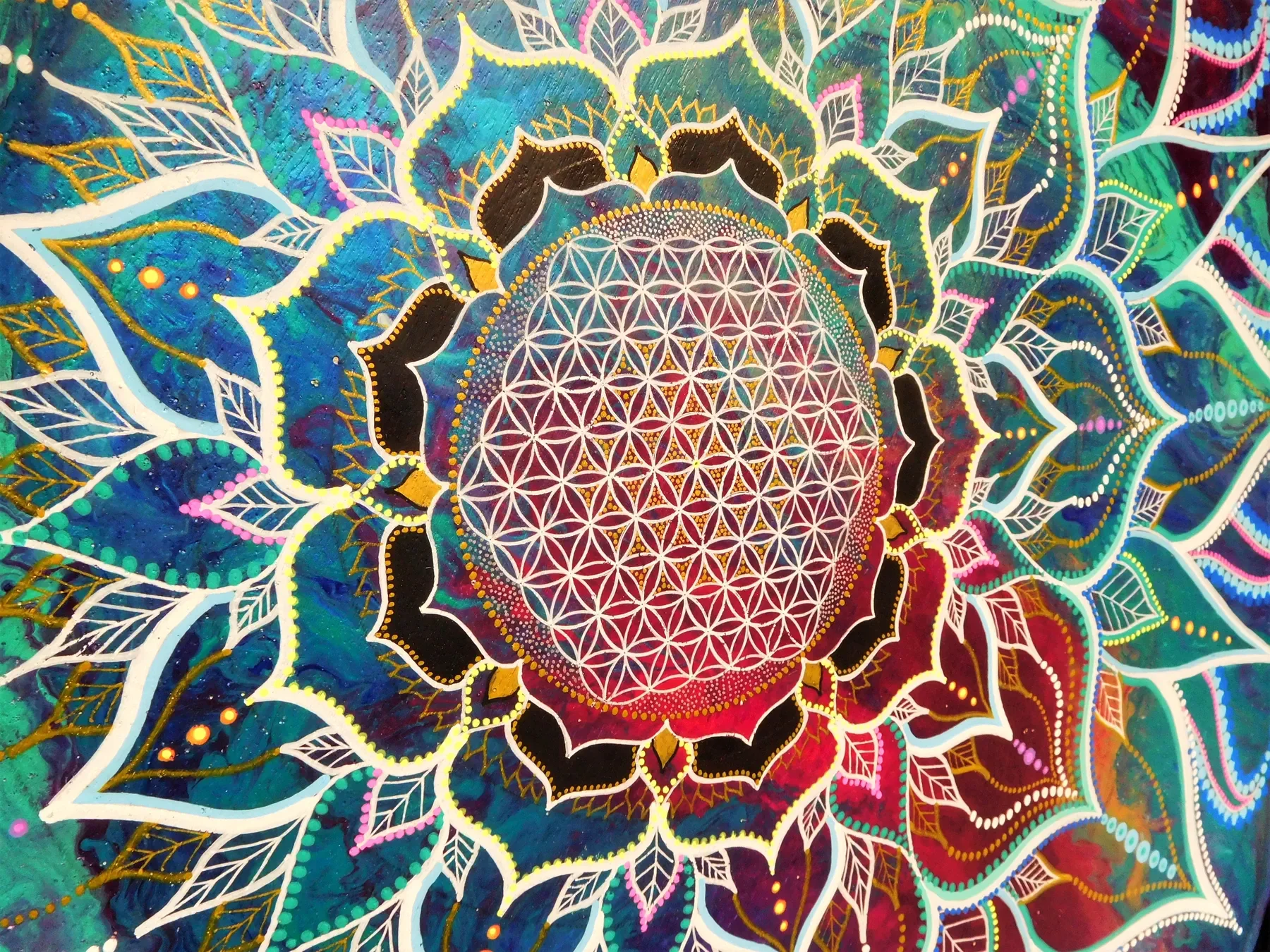 Détails de l'oeuvre "Compassion" : Peinture abstraite visionnaire issue de la géométrie sacrée par Tom Dusauvage. Formes organiques en expansion autour d'une fleur de vie harmonieuses 