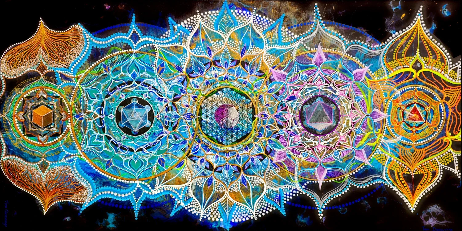 Peinture visionnaire abstraite représentant 5 mandala intriqués de géométrie sacrée, fleur de vie, solides de platon, aux formes circulaires, symétriques et organiques, réalisée à la peinture acrylique sur toile par l’artiste Tom Dusauvage.