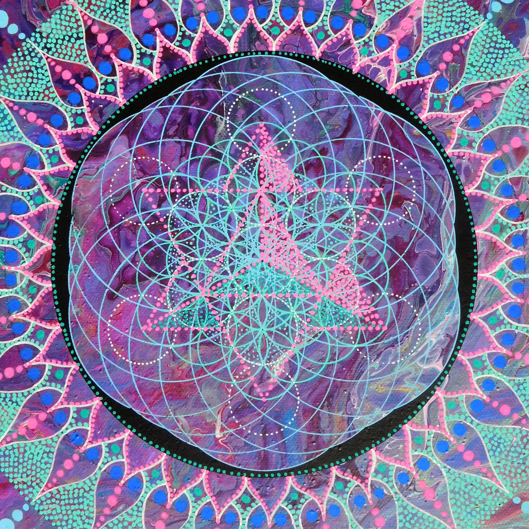 Détail central de "Psychedelicious" Mandala de géométrie sacrée contenant la merkaba dans la fleur de vie, peinture acrylique sur toile par Tom Dusauvage.