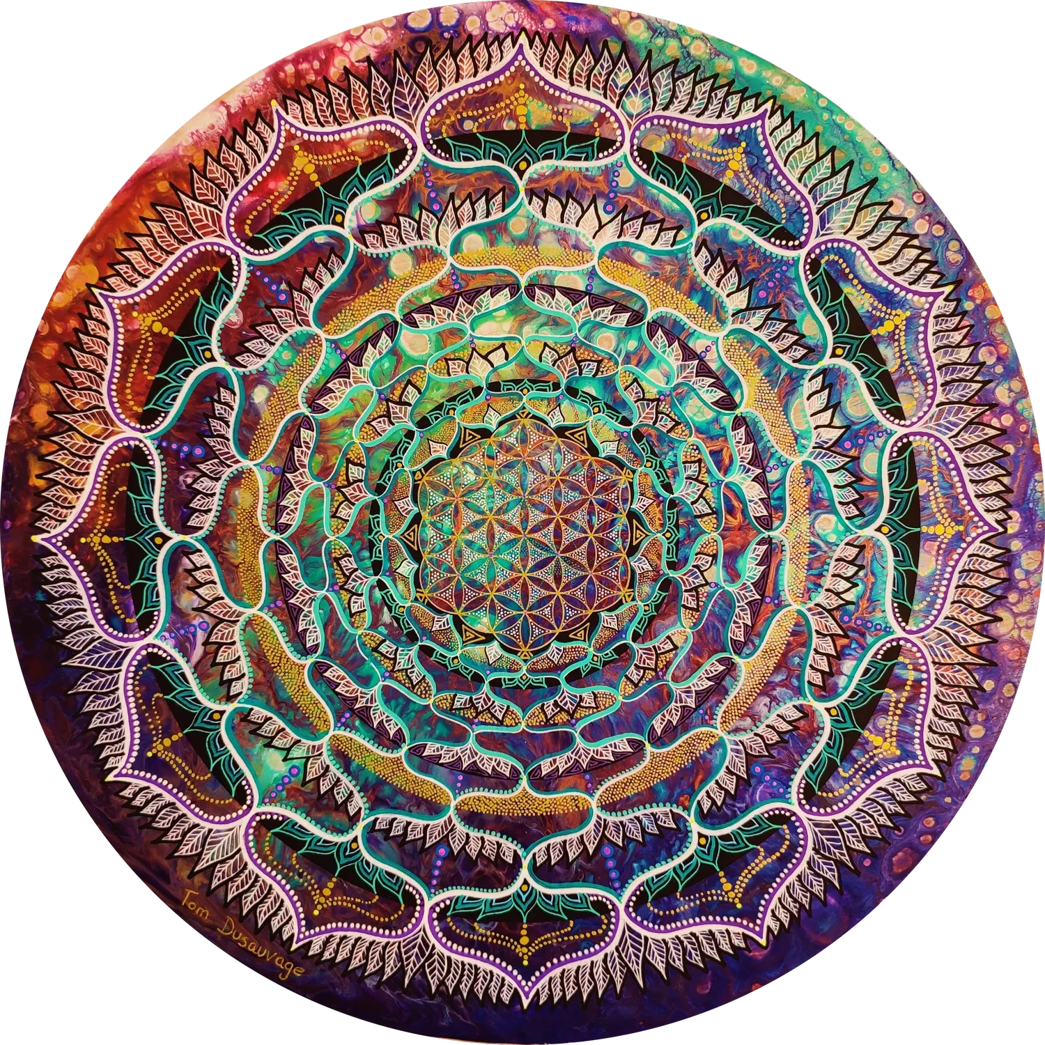 Mandala coloré de l'artiste visionnaire Tom Dusauvage, utilisant une fleur de vie aux couleurs vives comme le violet, le vert, le jaune et le rouge, avec des détails complexes et symétriques.