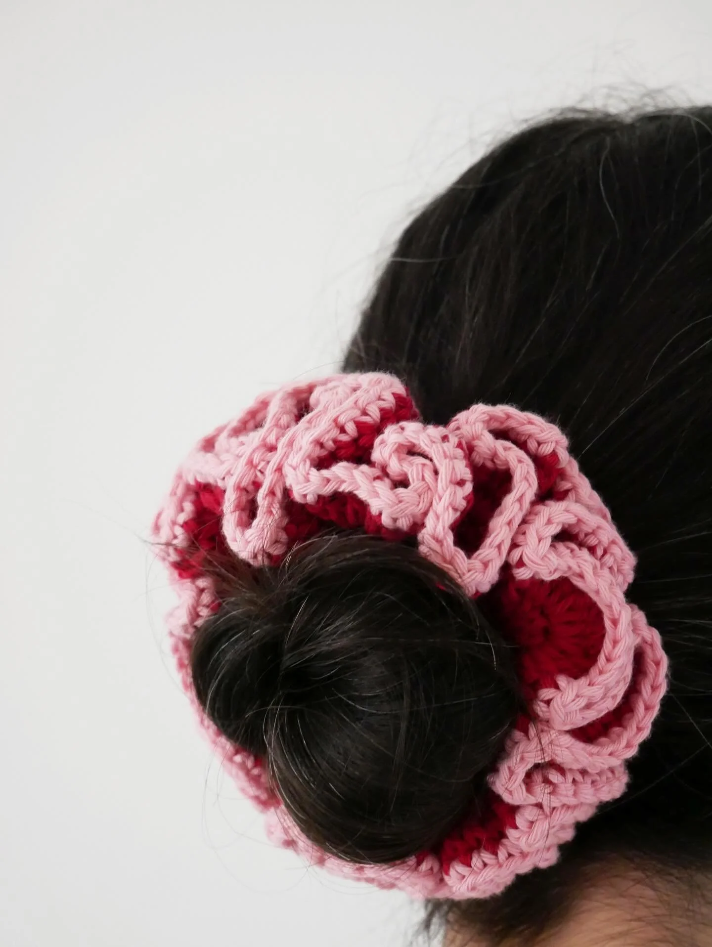 Red with pink or pink with red? ❤️💖

Add a pop of colour to any outfit with a soft crochet scrunchie - handmade with 100% cotton round a strong elastic band core so they hold your hair all day - and can even be doubled over if you&rsquo;re worried a