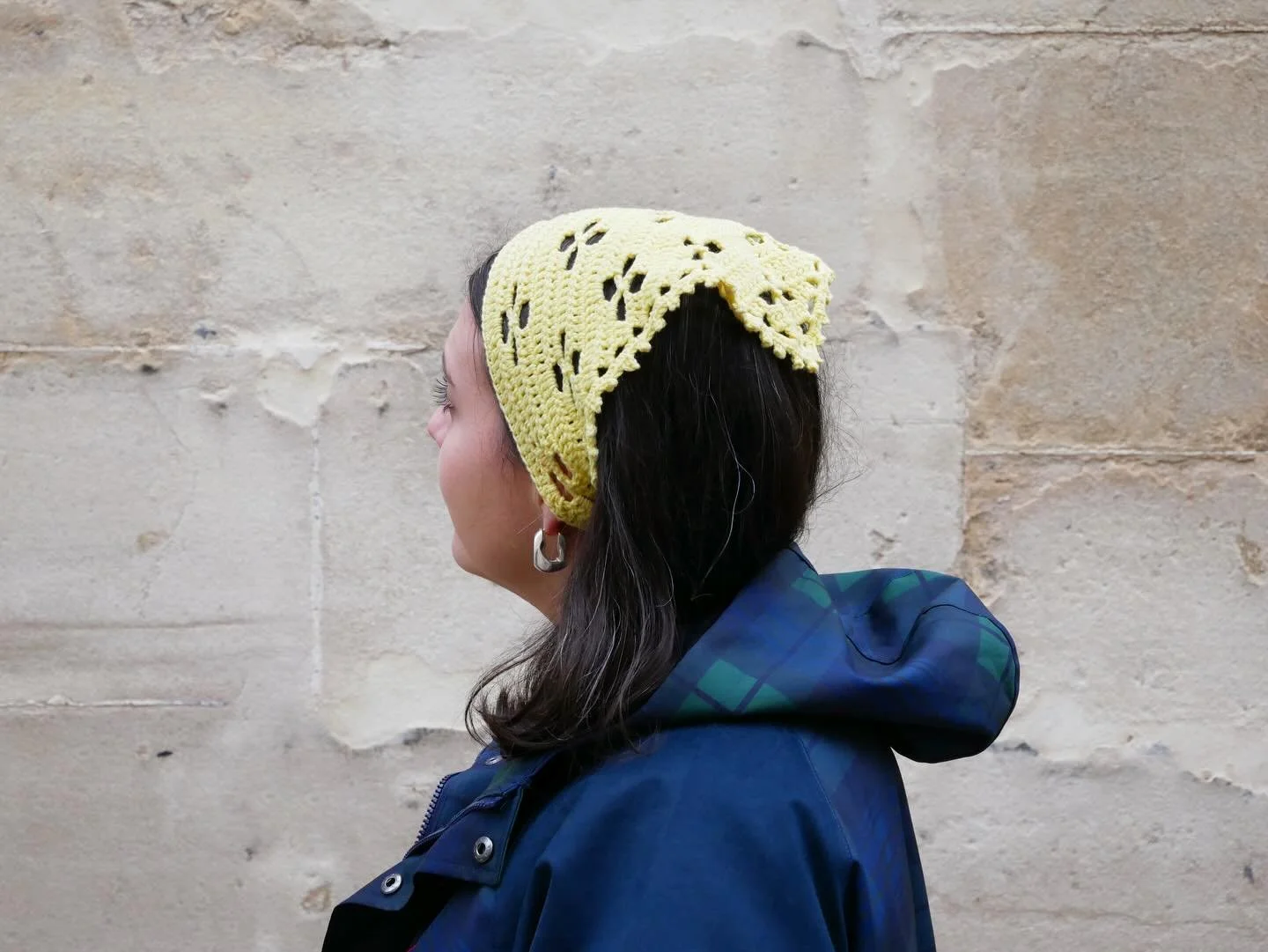 British weather calls for bandanas and raincoats 🌦️

Luckily the Clover in butter yellow goes perfectly with my @damsonmadder raincoat 🧈