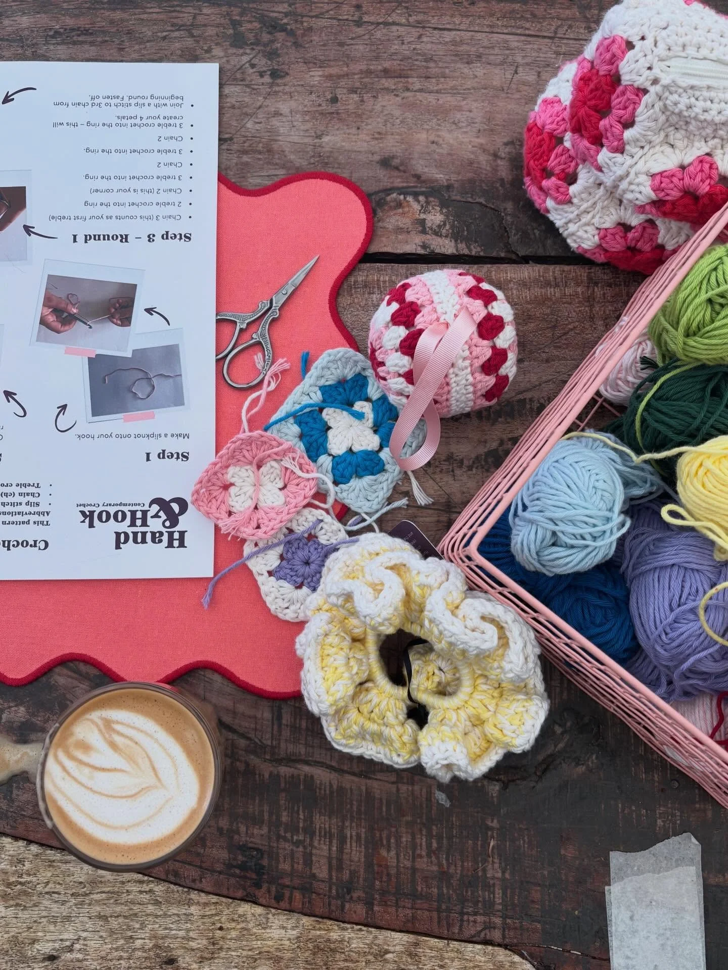 Another gorgeous crochet class at @theyard_hampshire!

I had some fab new students on Saturday learning all things crochet! 

More dates coming soon 💗