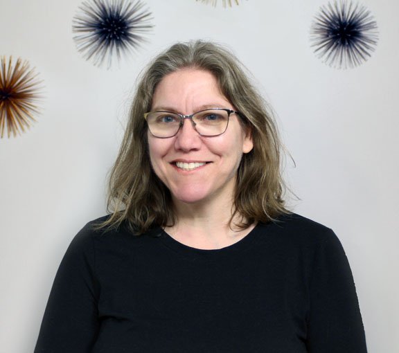 Amanda Hamer, Registered Psychotherapist, working with individuals and adolescents in Whitby, Ontario, or virtually