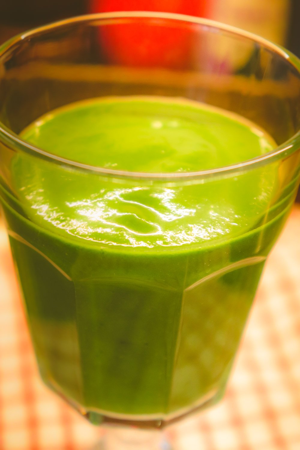 Grønn smoothie med avokado og spinat