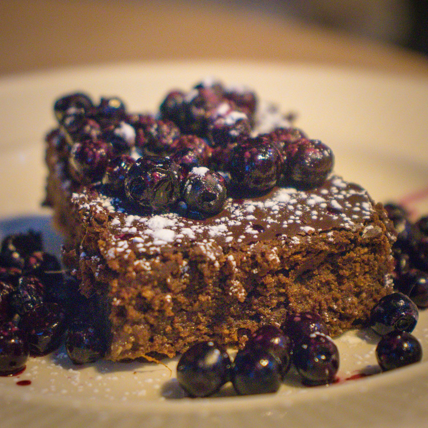 Sjokoladekake med søtpotet og dadler
