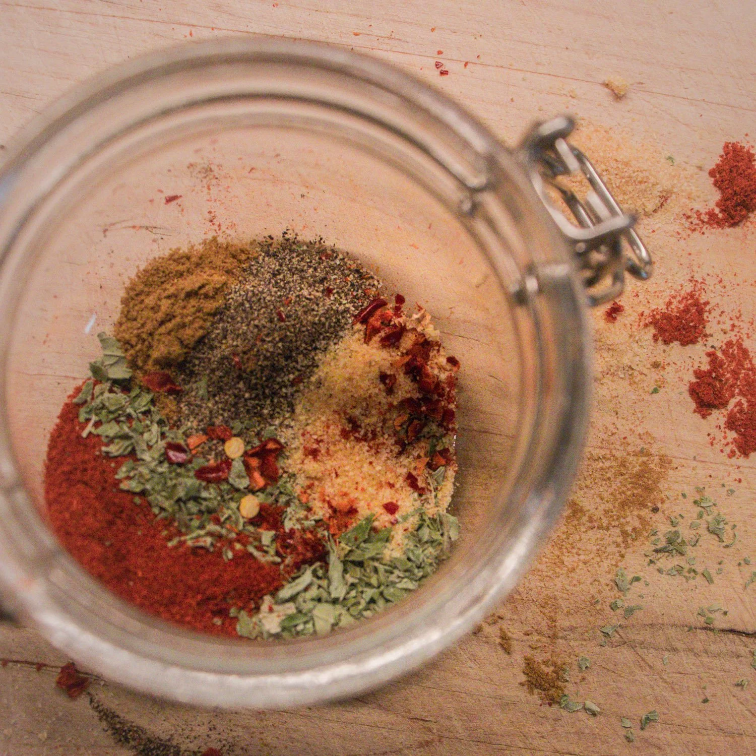 En enkel krydderblanding til taco med paprika, spisskummen, hvitløk og chili.