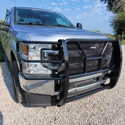 Full protection brush guard on Ford Super Duty. 