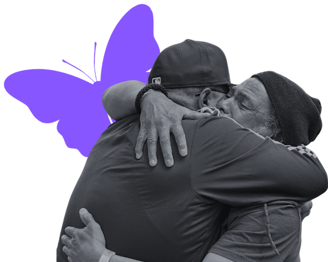 EN community members hugging
