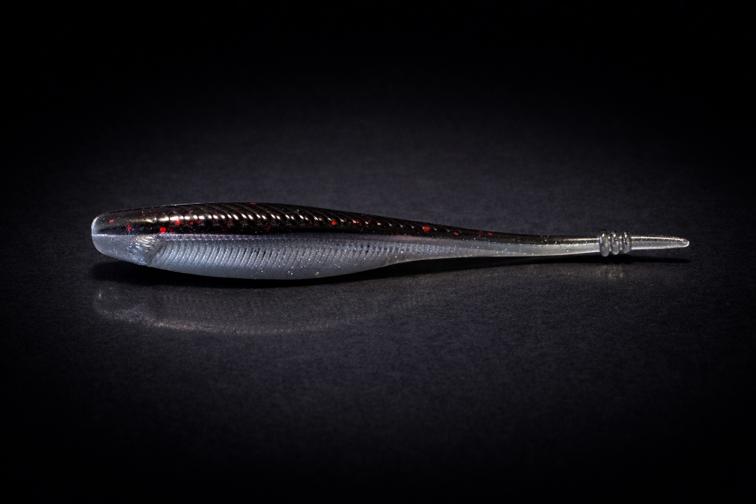 Reflective lure with glitter accents.png