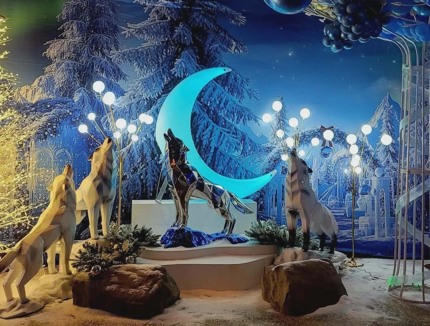 Atlanta Balloon Designer and Event Stylist, Event planner, Event decor, Balloons in Atlanta, Balloons near me, Balloon garland, Holiday party decorations, Corporate event