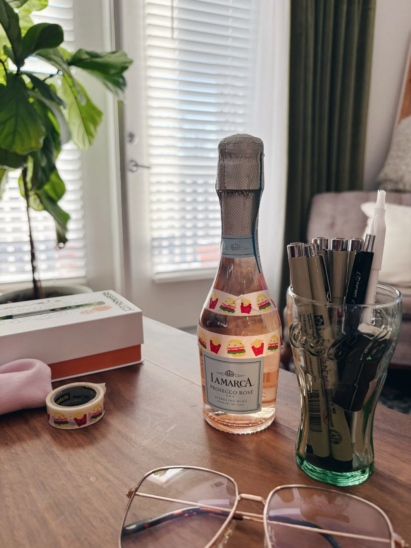 A little behind the scenes of a snowy Sunday &mdash;sketching, engraving, adjusting, repeating. Here&rsquo;s a small peek at a practice session of the hand-engraving process. ❄️

These little bottles are the perfect addition to a birthday gift, bride