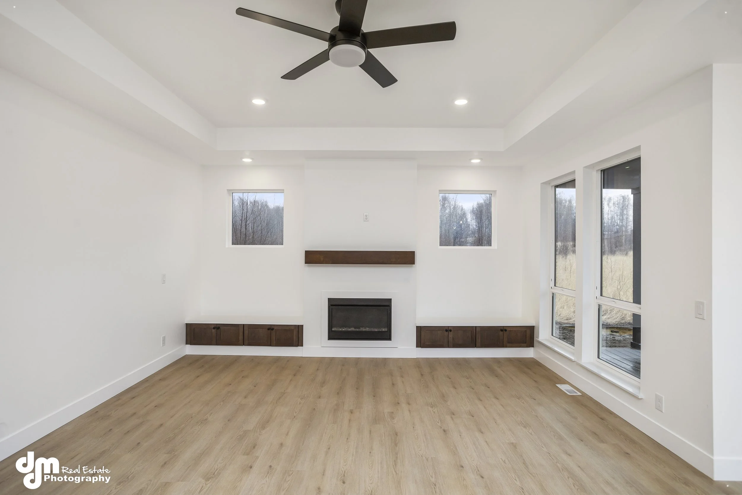 09-Living JWK_IMG_0414.jpg