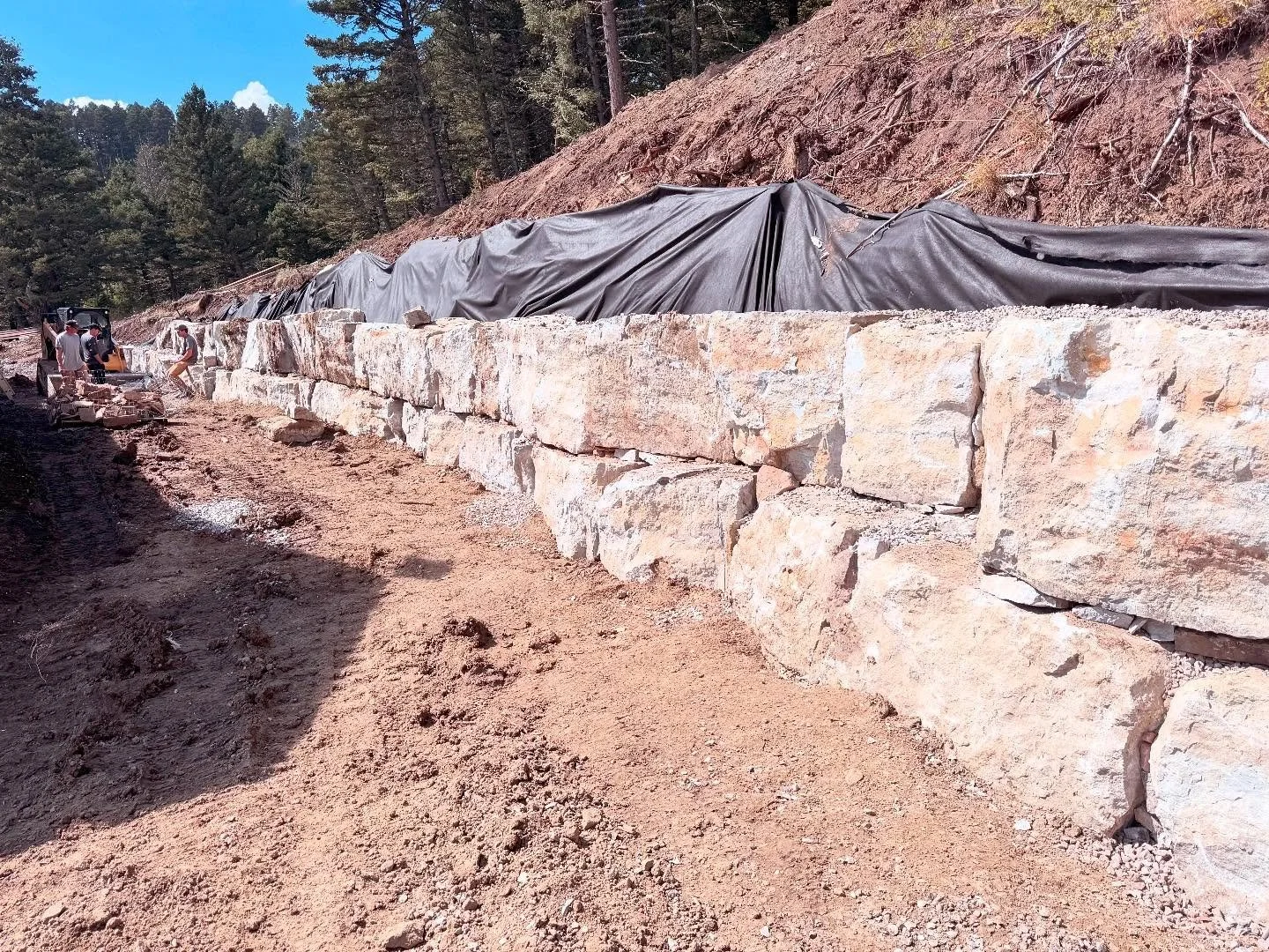 Another Big Sky project taking shape with Grouseland Stone. 
.
.
#stone #stonequarry #montanastone #montanastonequarry #landscape #landscapestone #retainingwall #retainingwallstone #hardscape #hardscapes #bigsky #bigskymt #bigskymontana #yellowstonec