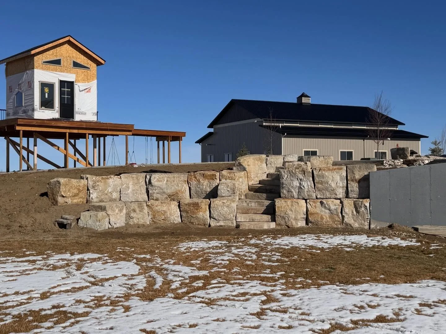 New winter install project finishing up. Completed with varying sizes but featuring our signature 45&rdquo; stone. Nice work Bill Schultz stone on the install!
.
.
.
#stone #stonequarry #montanastone #montanastonequarry #landscape landscapestone reta