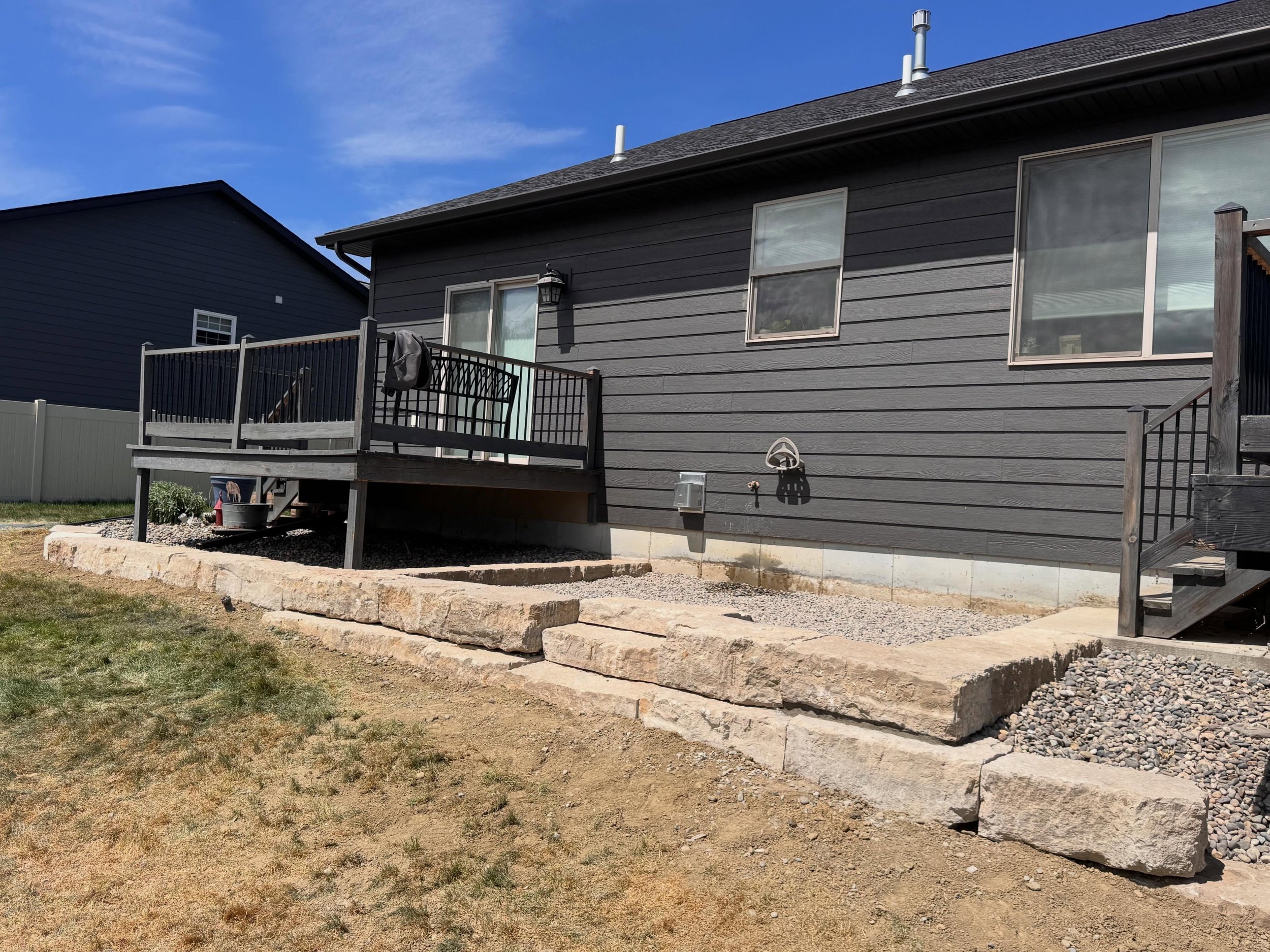 Nice little small-wall project with our 12&rdquo; stone. 
.
#stone #retainingwall #stonequarry #montana #landscape