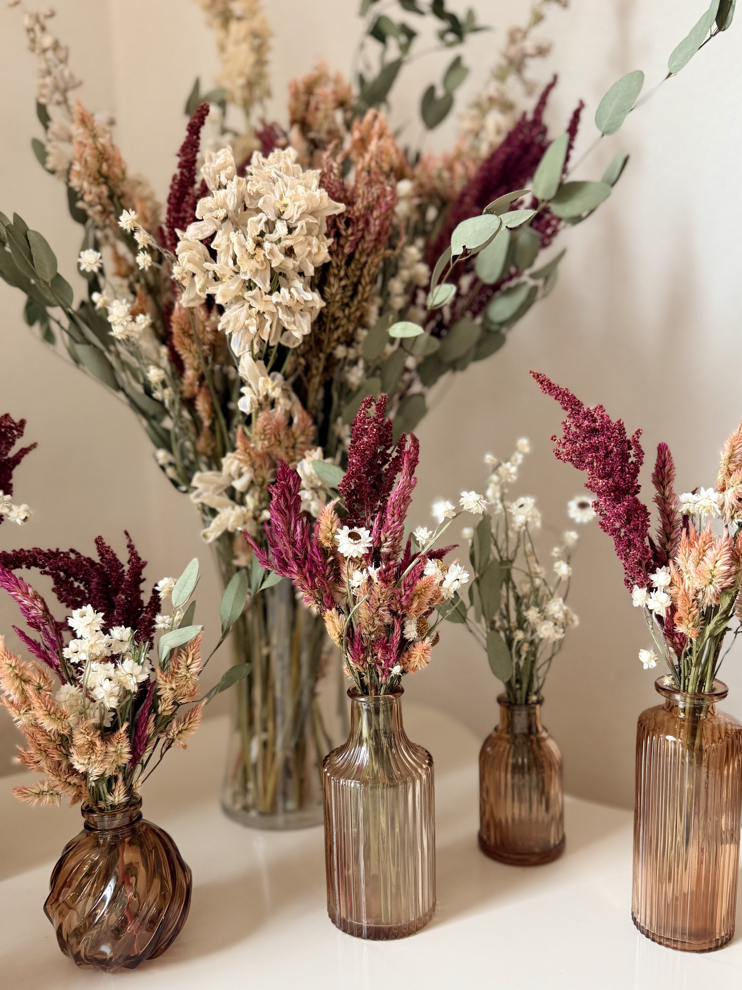 Dried arrangement w/vase