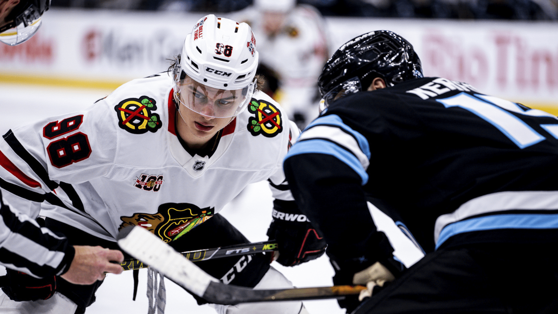 Blackhawks faceoff struggles continue, Moore’s absence certainly doesn’t help