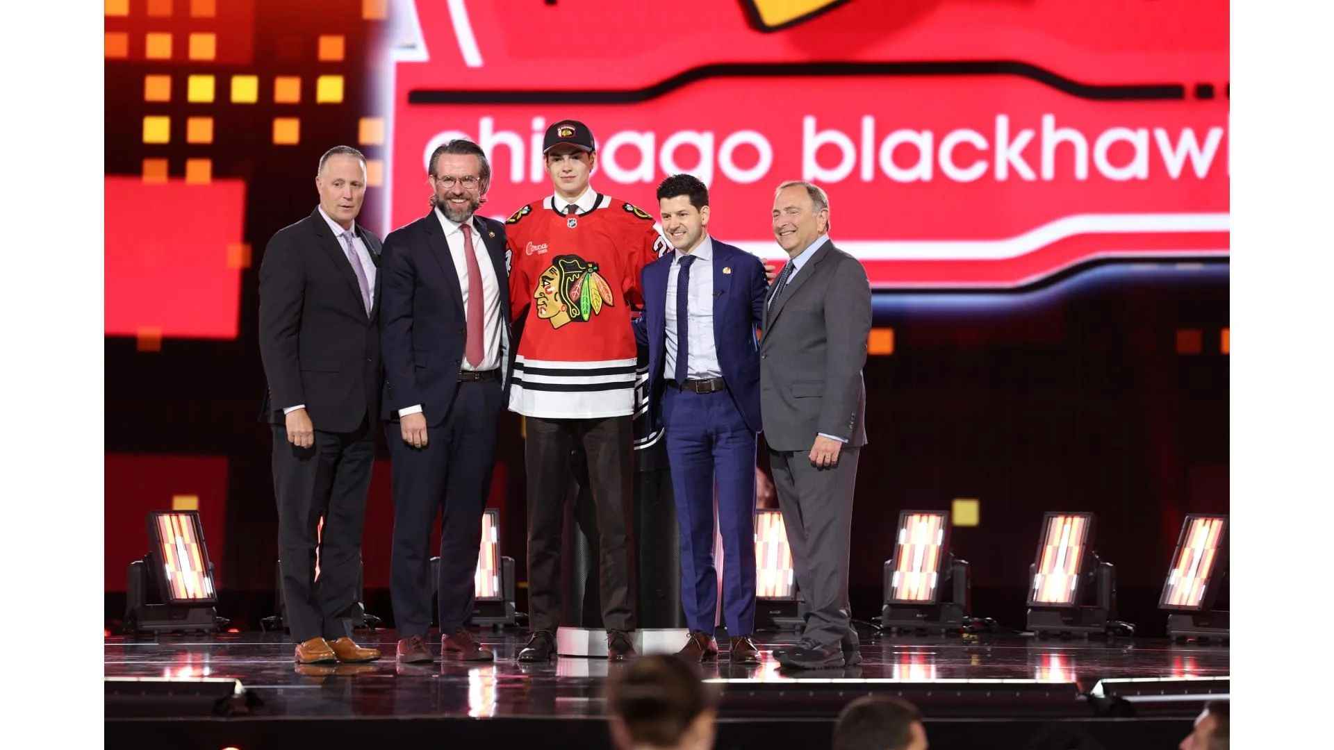 Blackhawks sign Sacha Boisvert to ELC