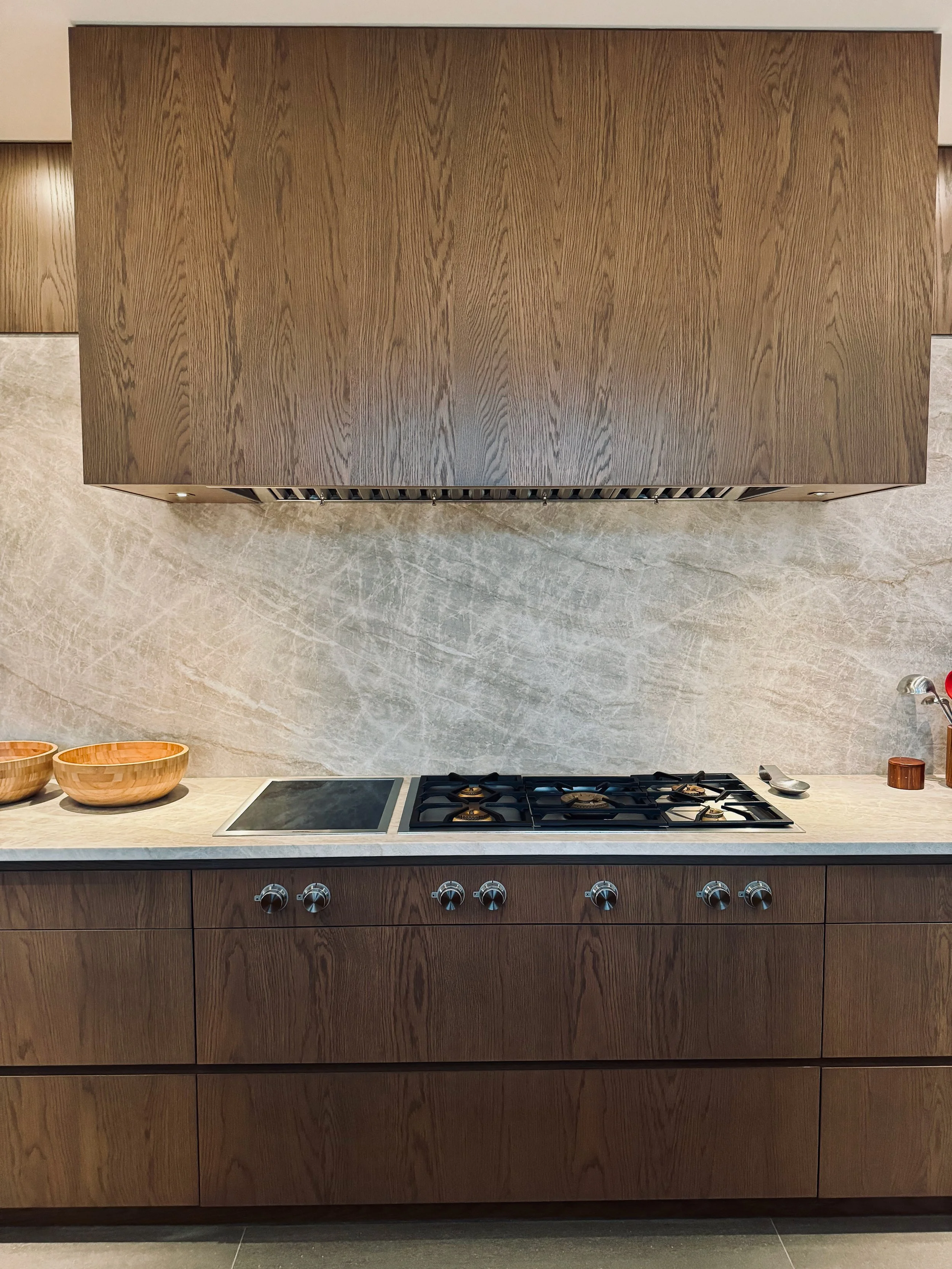 Prior fabrication experience.
Stained oak kitchen with integrated finger channels.