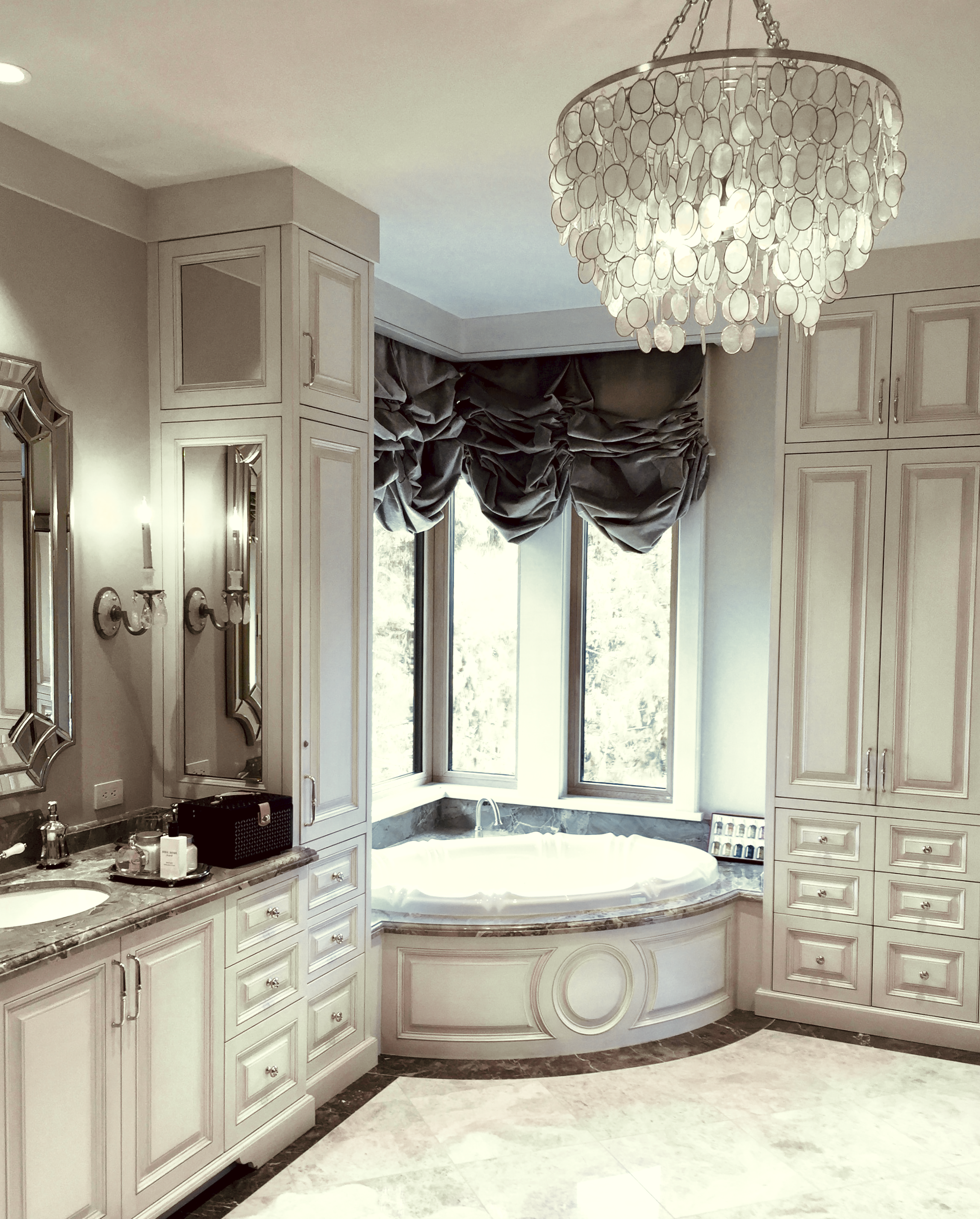 Prior fabrication experience.
Primary ensuite with built-in storage and a tub surround in Whistler.