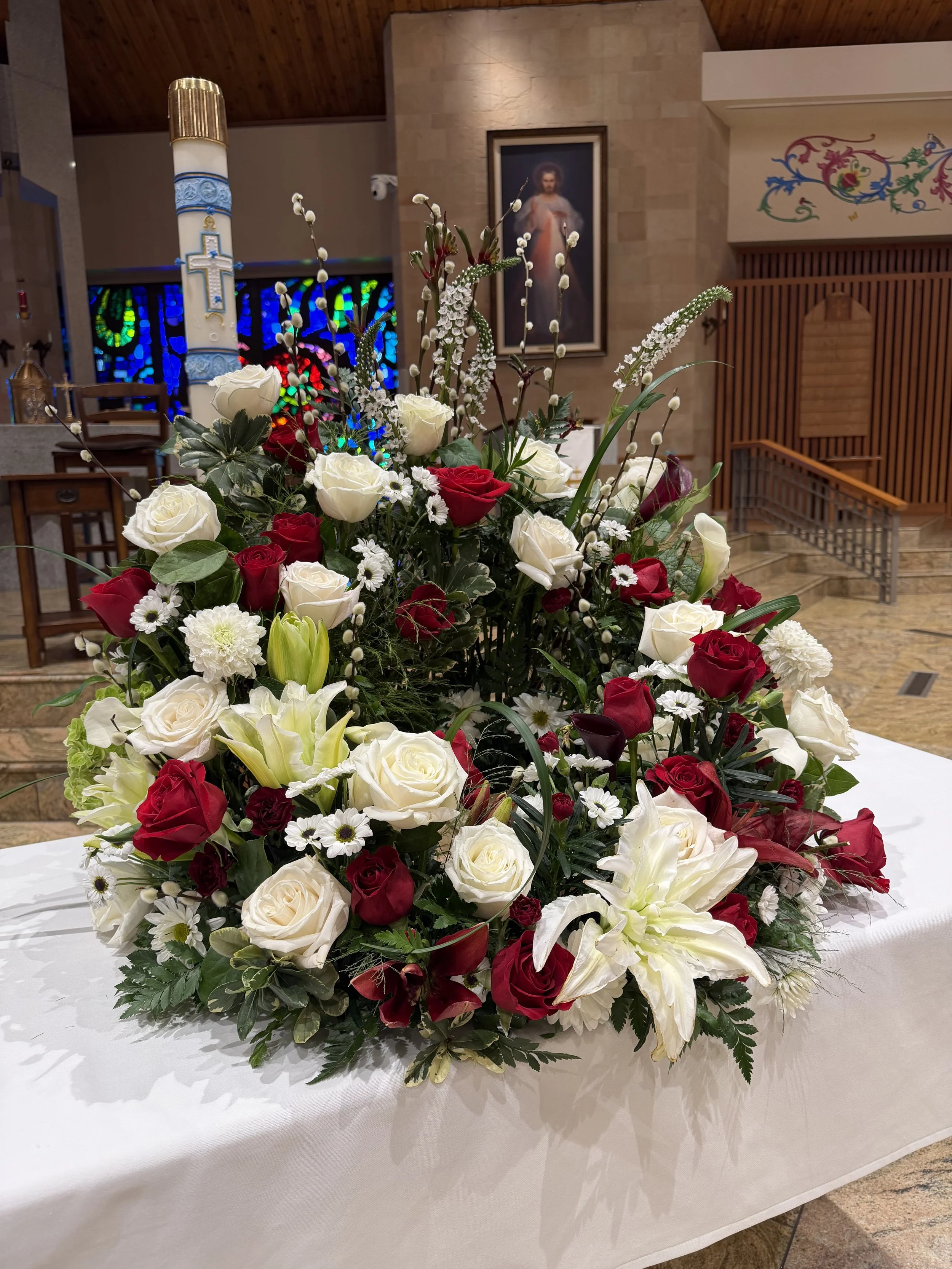 Urn Red & White sd view.jpeg