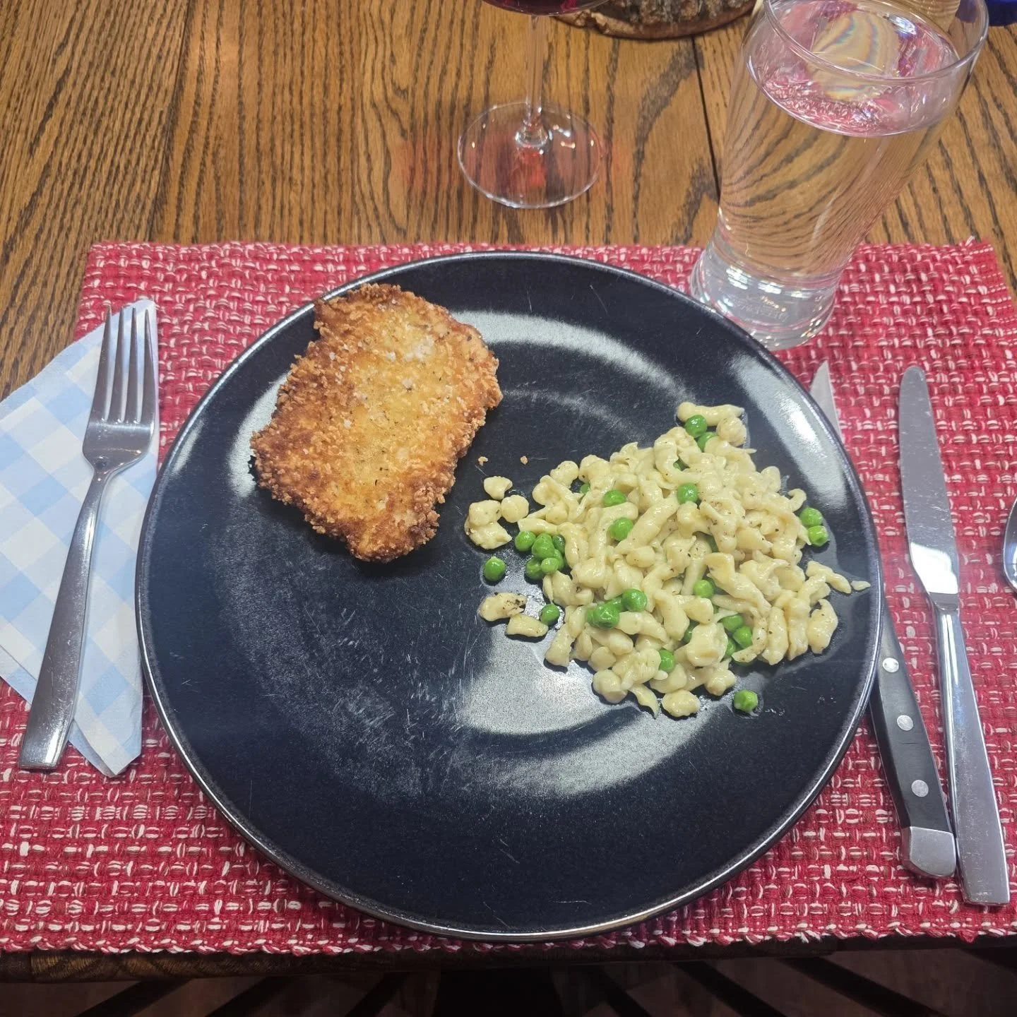 Pork loin turned Schnitzel and nokedli. All made with Gluten-Free products. Not seen here our neighbors going after 2nds. You need this to be your Sunday Supper. Ask for details in comments.

#staub #schitzel #nokedli