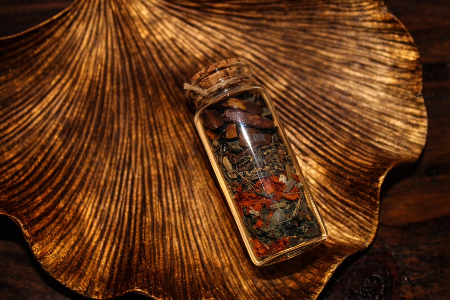 Tiger’s Eye & Botanical Blend