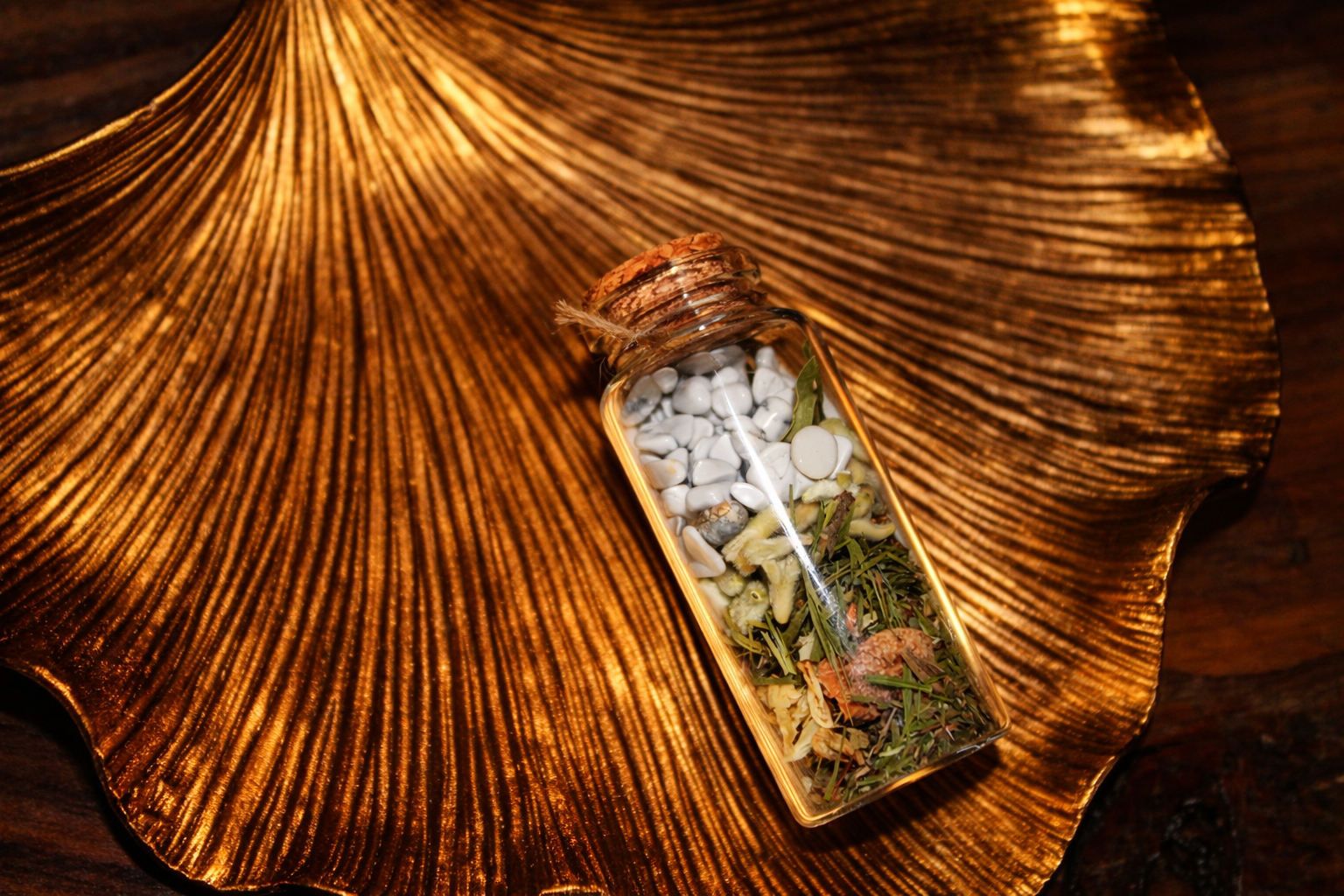 Howlite & Botanical Blend