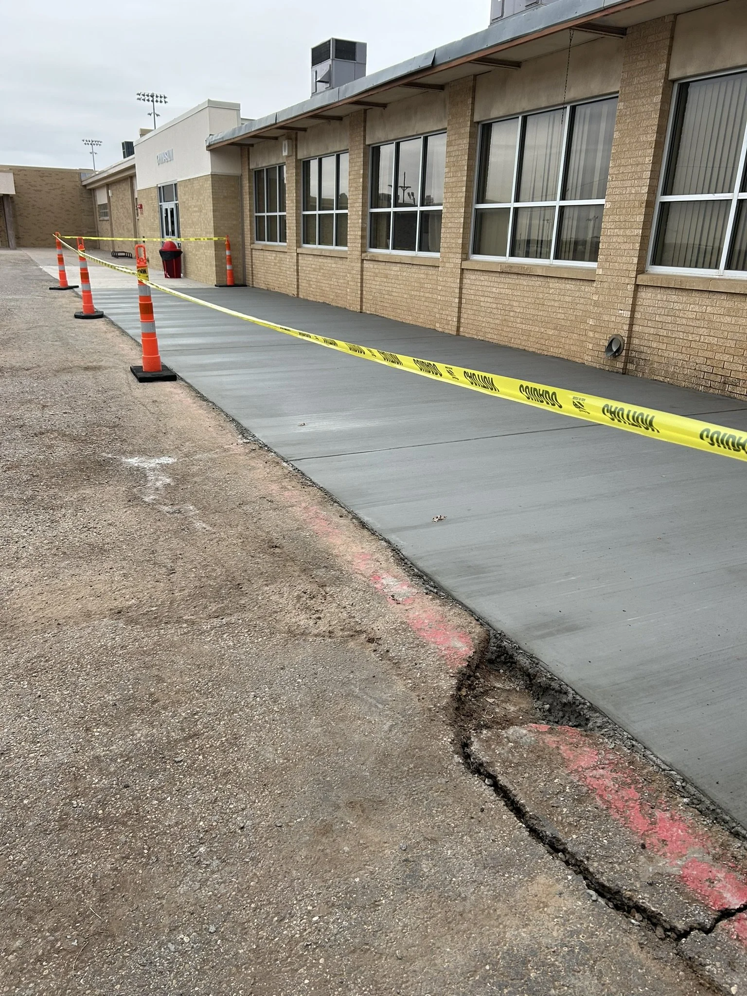 Strong, reinforced concrete sidewalk installation for long-lasting durability