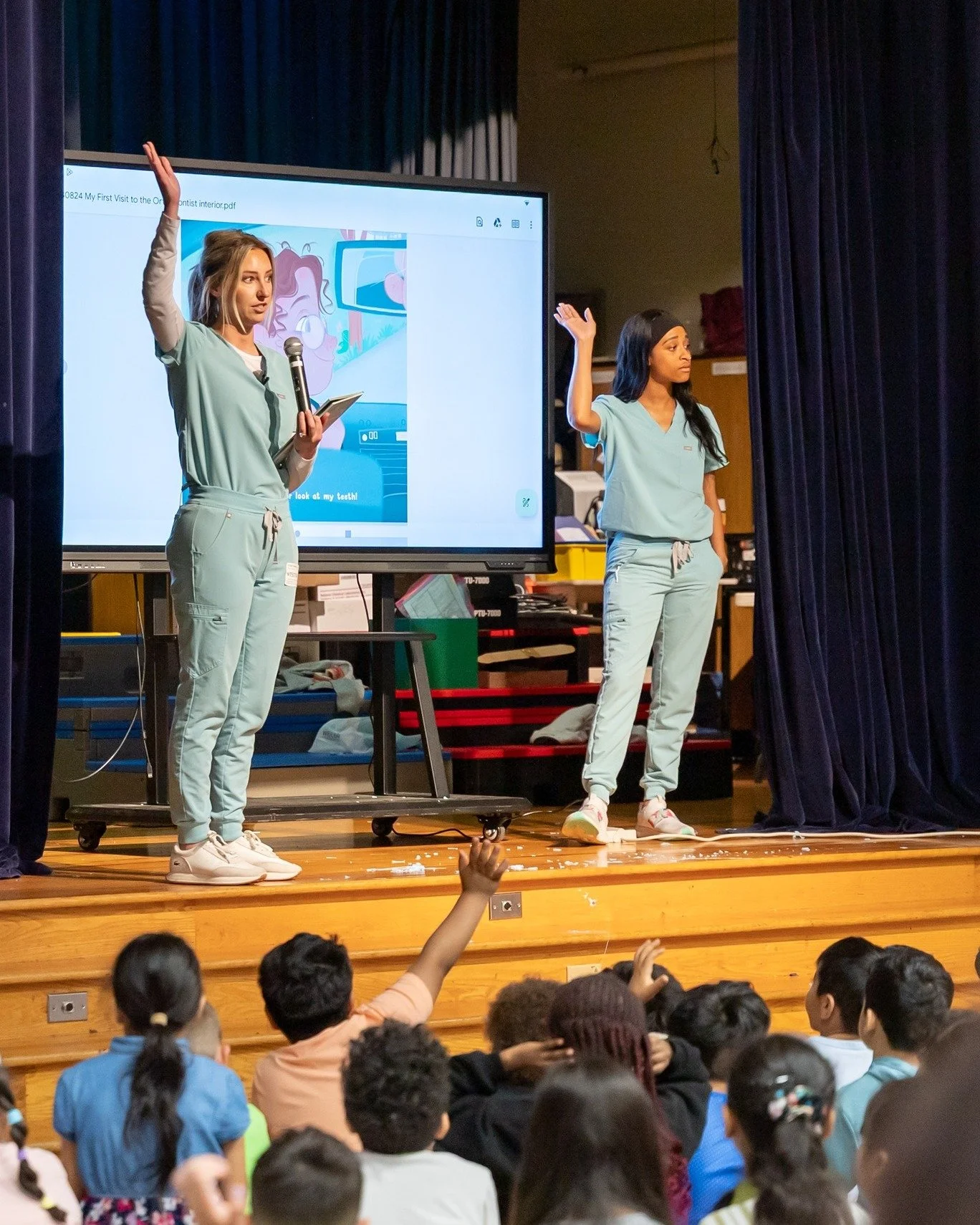 Raise your hand ✋if you're interested in scheduling a FREE consultation for braces or Invisalign! Click the link below to schedule today!

https://edgebooking.ortho2.com/search?catalog=255efd63-f8f5-4c98-a4b9-f39937ebb89f&amp;code=sqyjgm