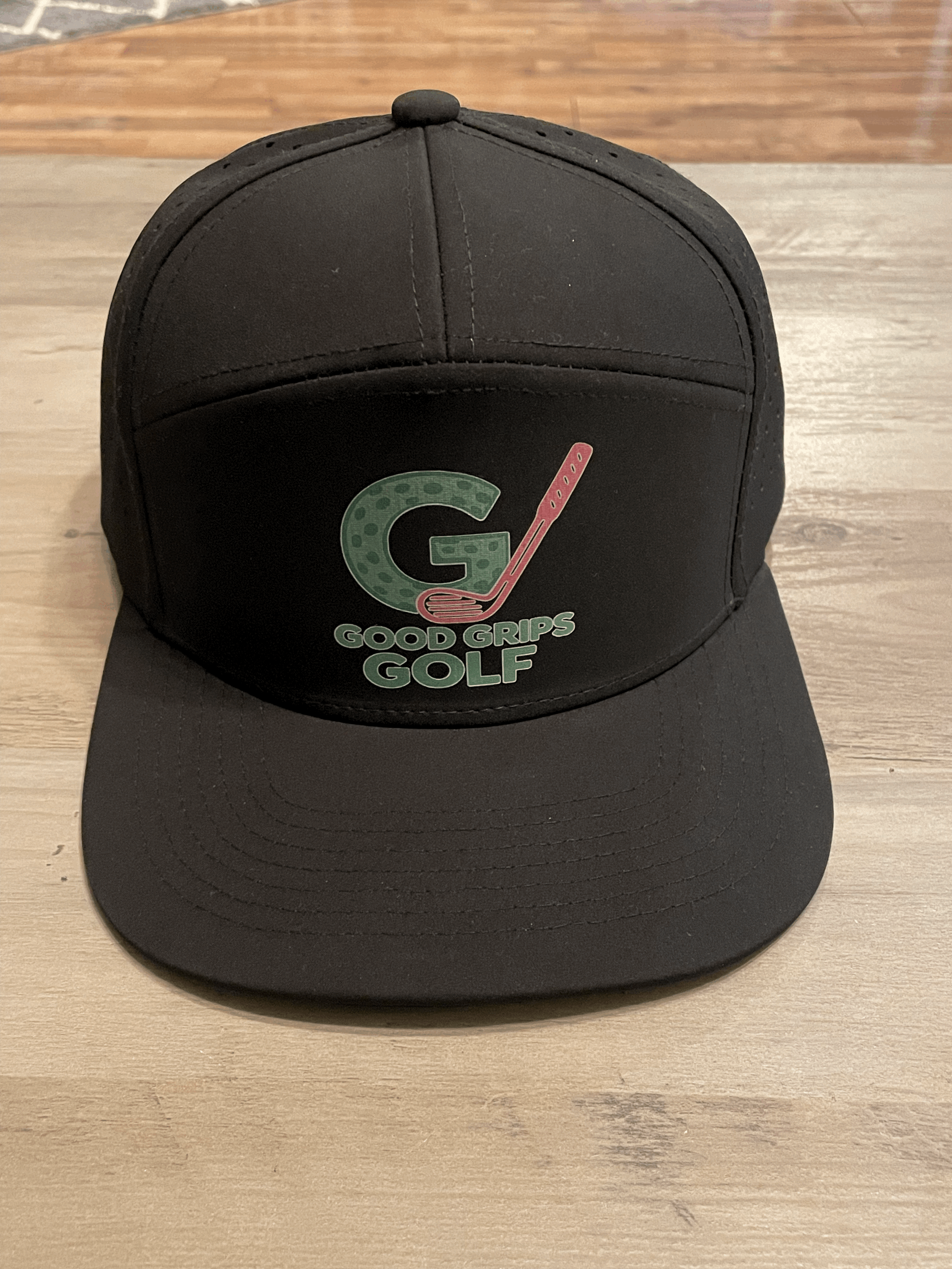 Good Grips Golf Tour Champ- 7 Panel Hat