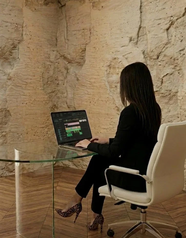 Intervista podcast online per imprenditori registrata in video call con Voci di Imprese