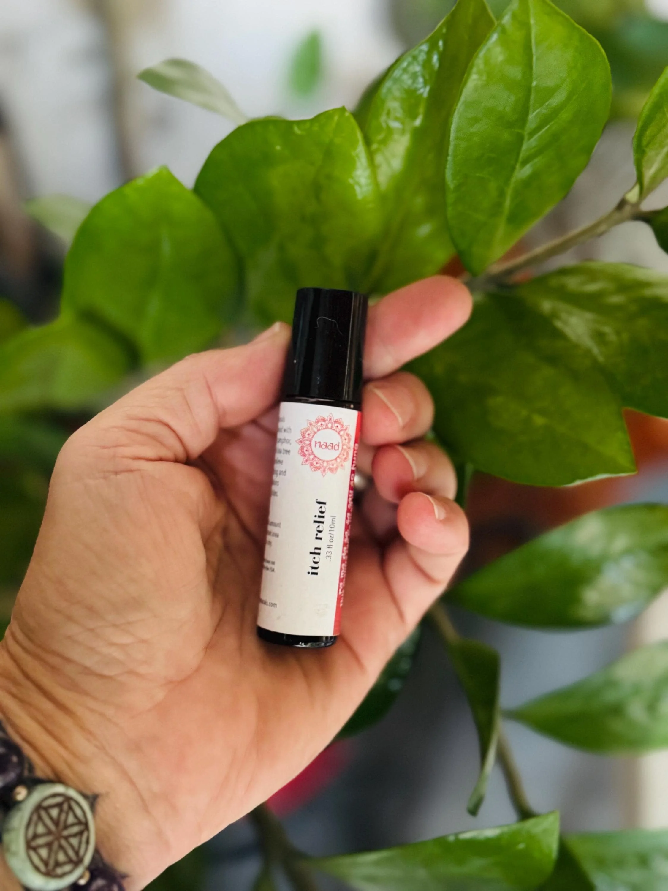 Bug Bite Itch Relief Roll-On: Natural Lavender, Tea Tree, Camphor Blend