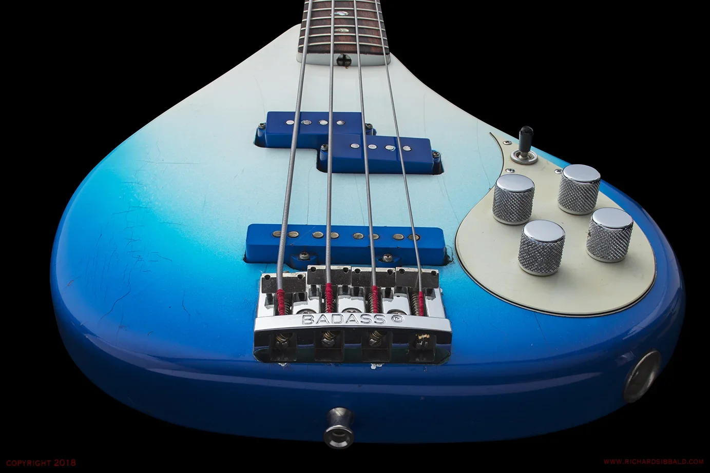 FENDER-PB-68-SPACE-BASS-BLUE-SN-23879-041.webp